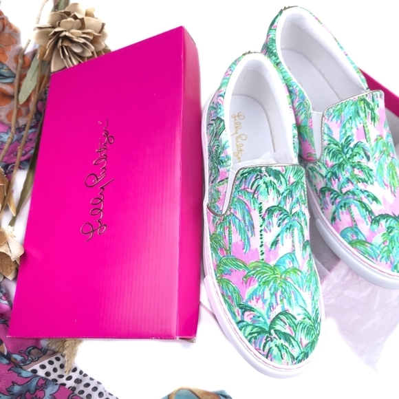 New Lilly Pulitzer Women's Palm Print Slip-On Shoes - Green and Pink Sz … - Picture 1 of 8